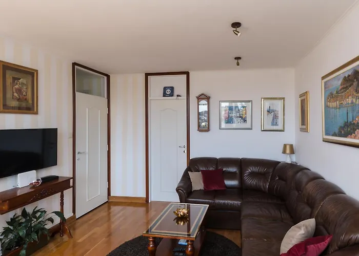 Apartment One , Sea View , Free Parking