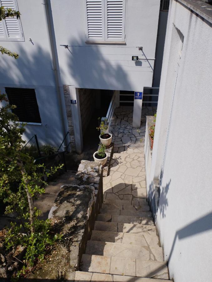 One , Sea View , Free Parking Apartment *
