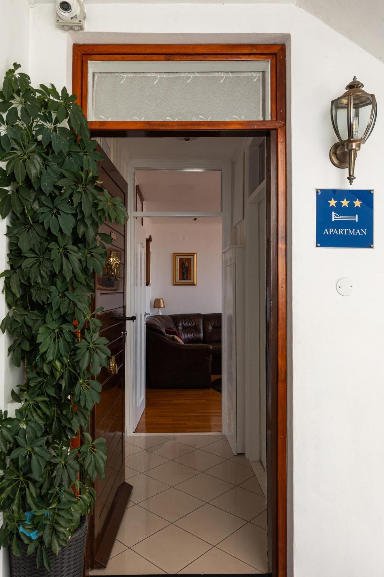 One , Sea View , Free Parking Apartment Dubrovnik