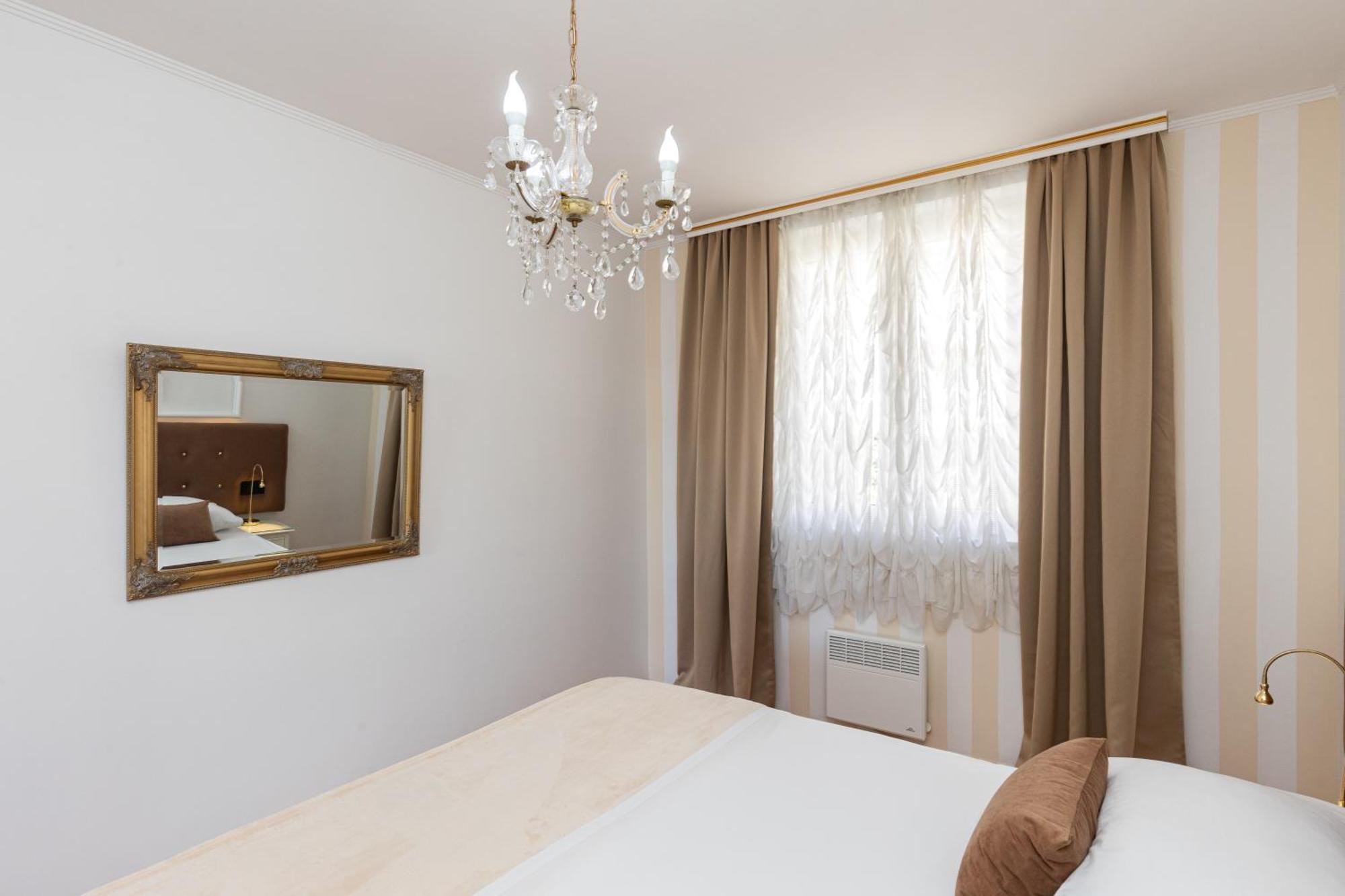 One , Sea View , Free Parking Apartment