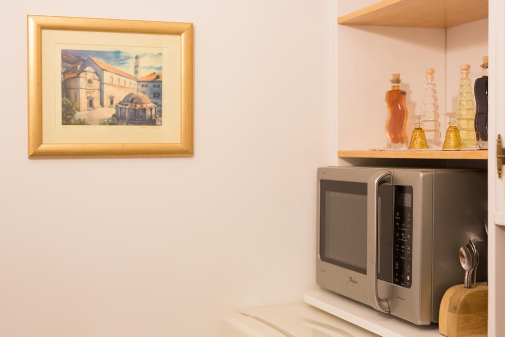 One , Sea View , Free Parking Apartment
