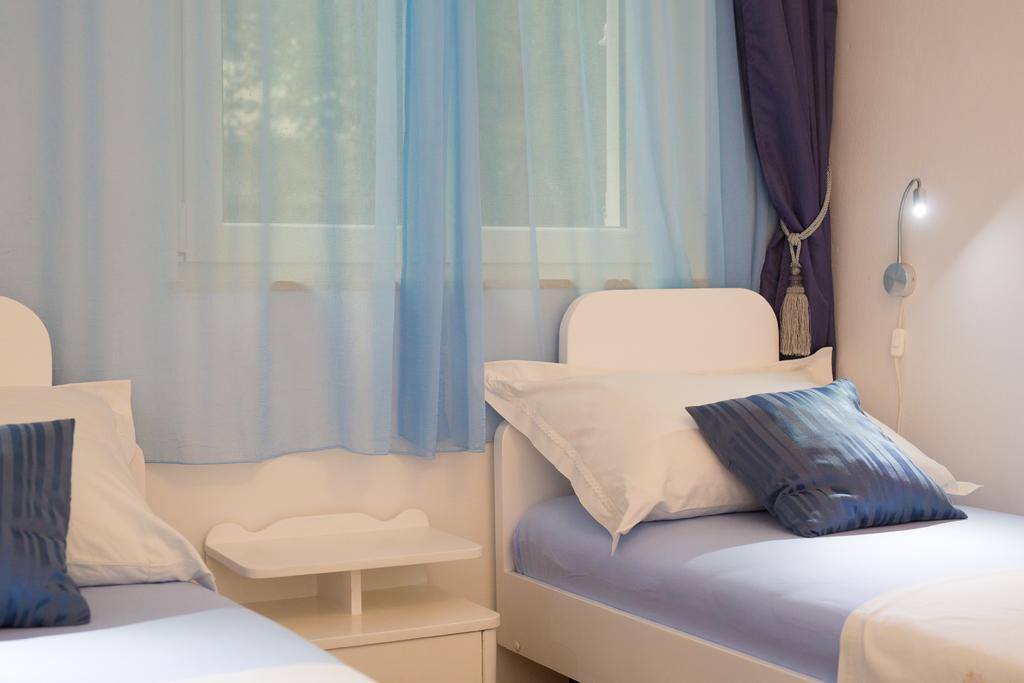 Apartment One , Sea View , Free Parking *